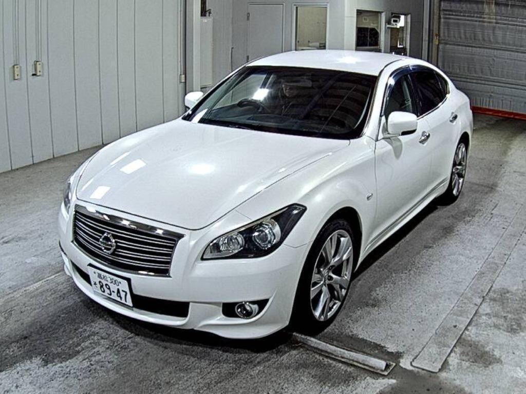 NISSAN FUGA