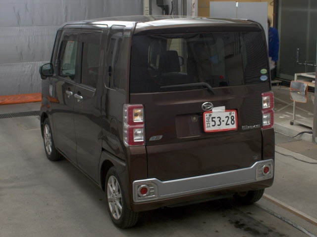 DAIHATSU WAKE
