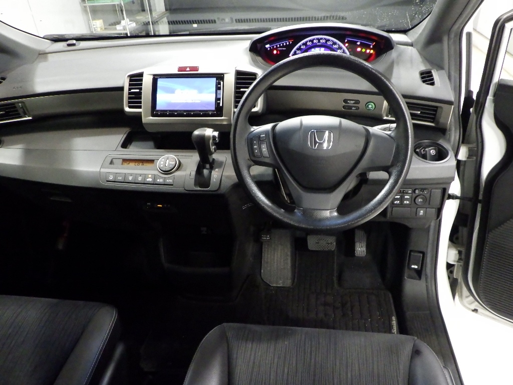 HONDA FREED SPIKE