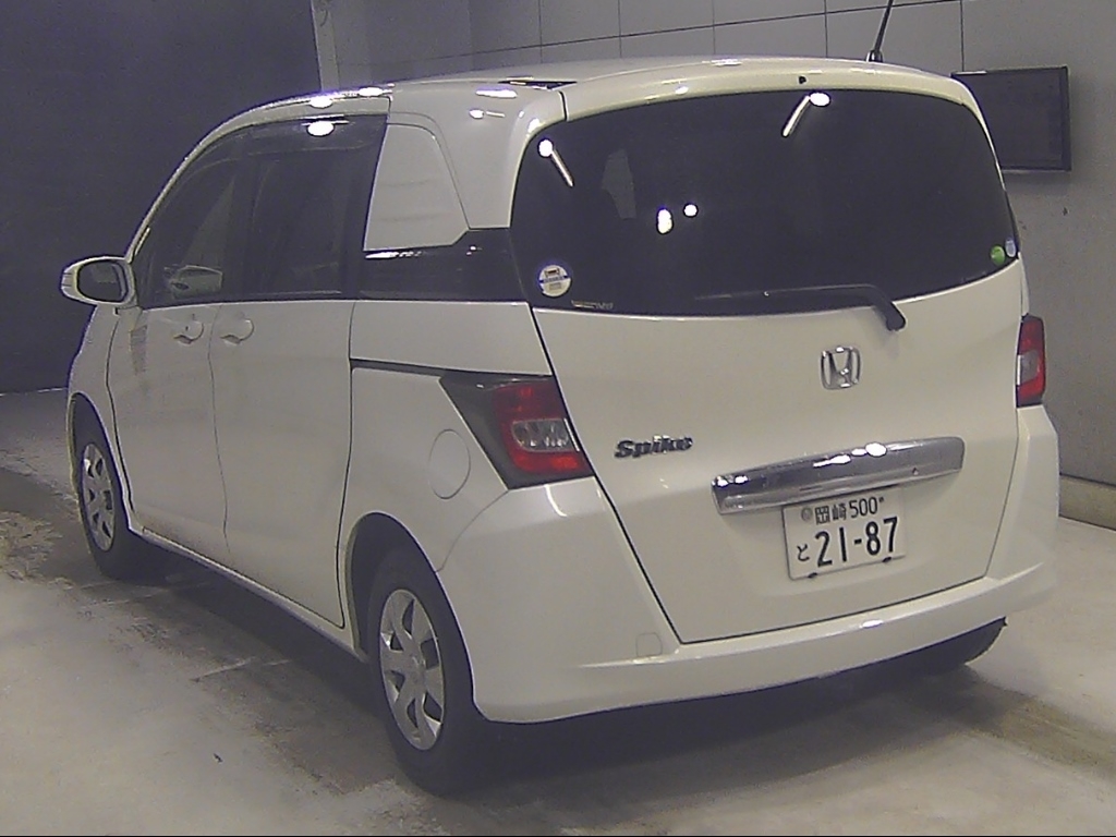 HONDA FREED SPIKE
