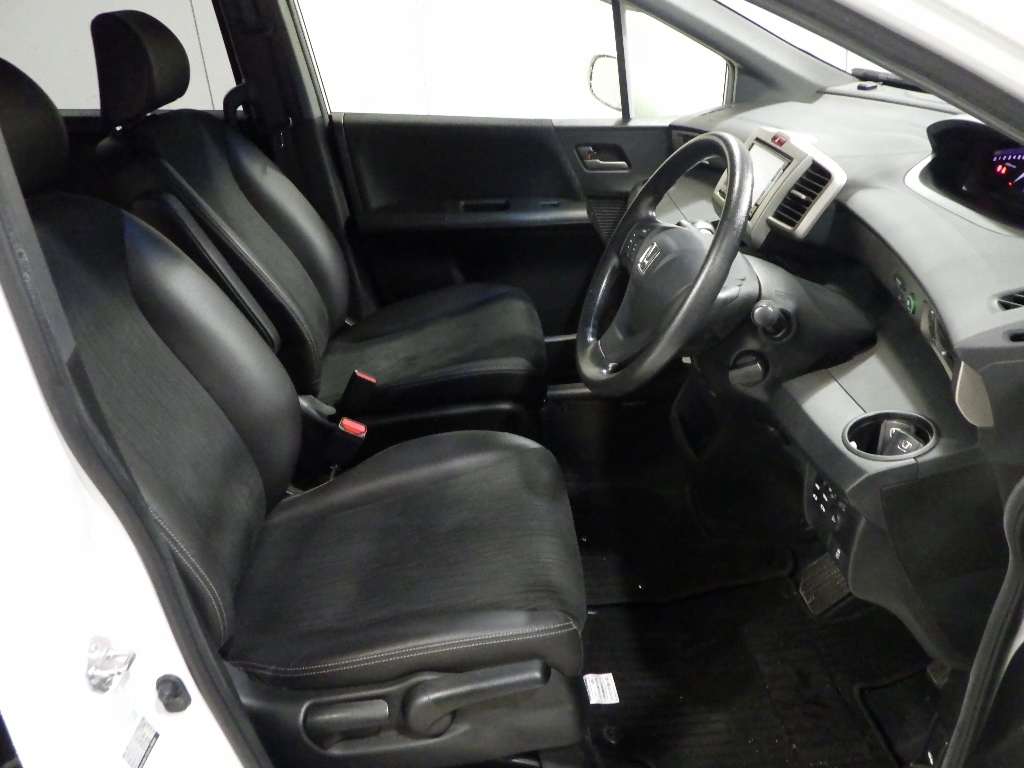 HONDA FREED SPIKE