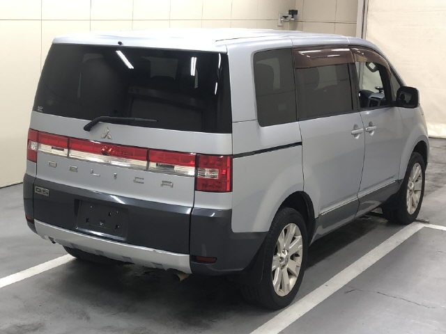 MITSUBISHI DELICA D:5