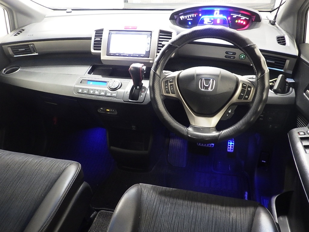 HONDA FREED SPIKE