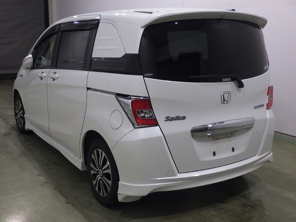 HONDA FREED SPIKE