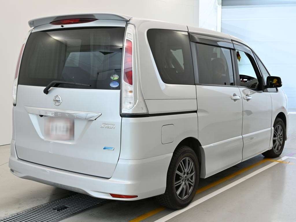 NISSAN SERENA