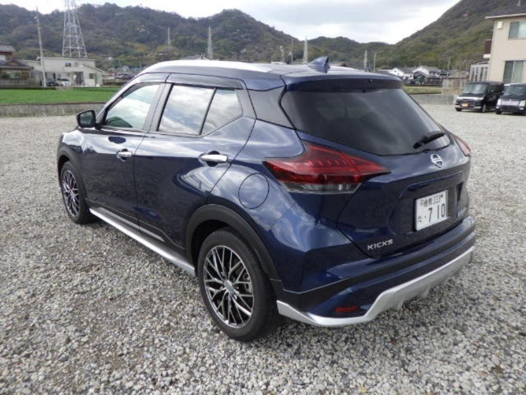 NISSAN KICKS