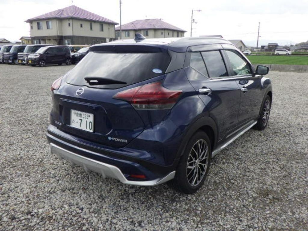 NISSAN KICKS