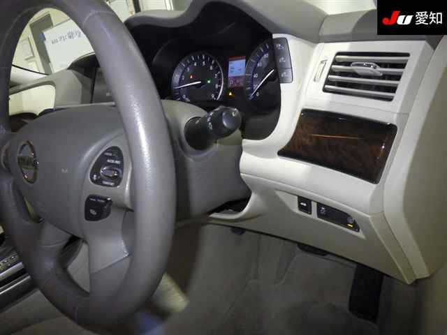 NISSAN FUGA