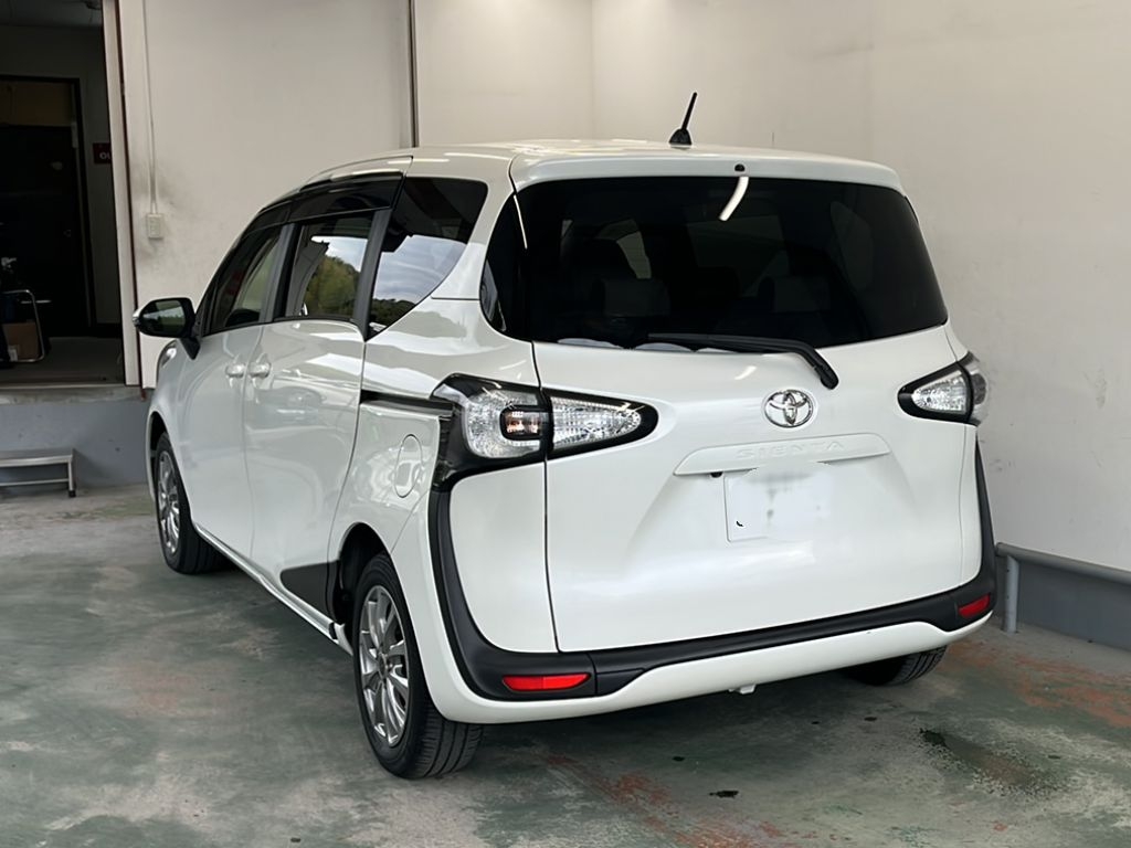TOYOTA SIENTA