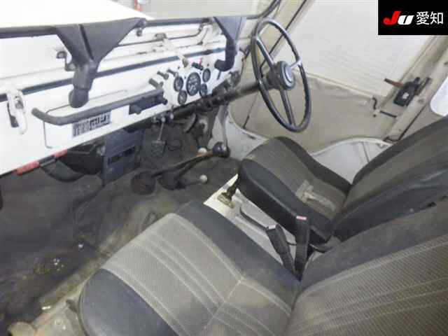 MITSUBISHI JEEP