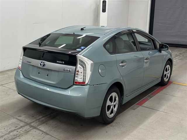 TOYOTA PRIUS PHV