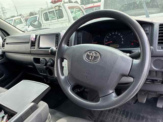 TOYOTA REGIUS ACE