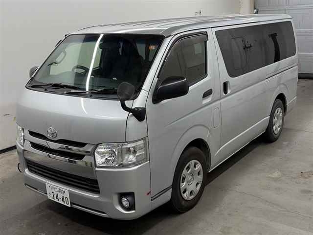 TOYOTA REGIUS ACE
