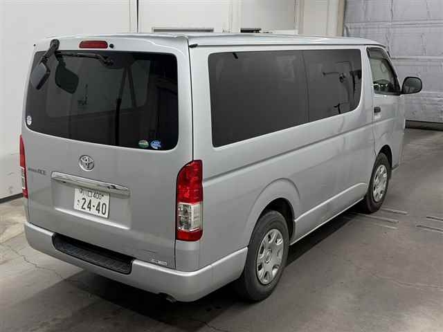 TOYOTA REGIUS ACE