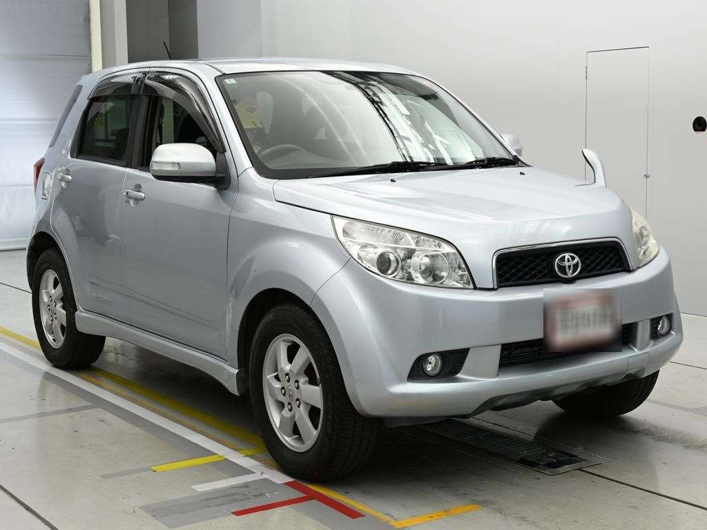 TOYOTA RUSH