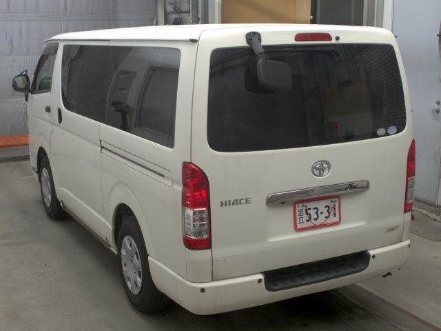 TOYOTA REGIUS ACE