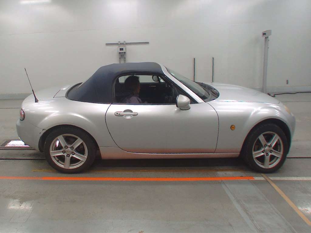 MAZDA ROADSTER