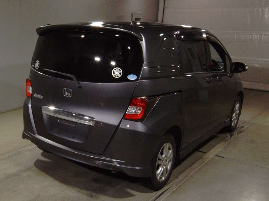 HONDA FREED SPIKE