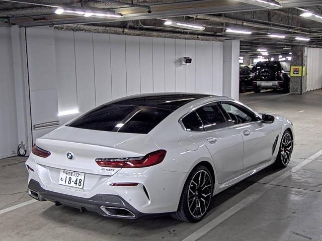 BMW 8-SERIES