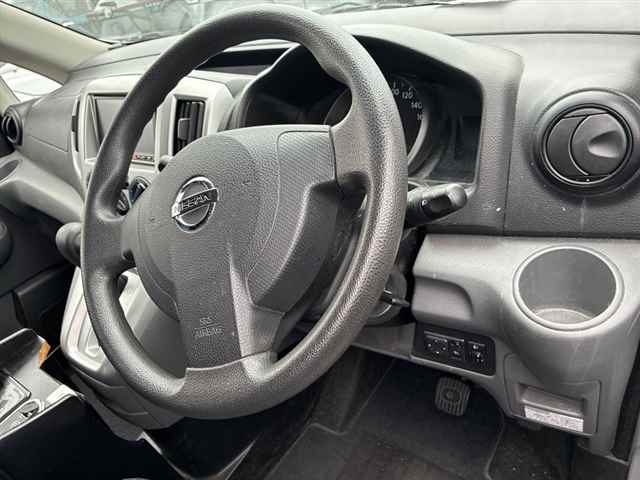 NISSAN NV200