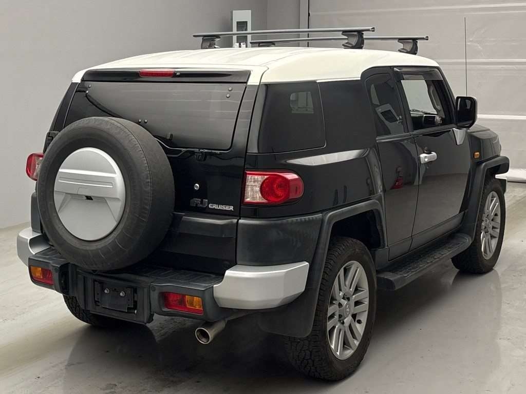 TOYOTA FJ CRUISER
