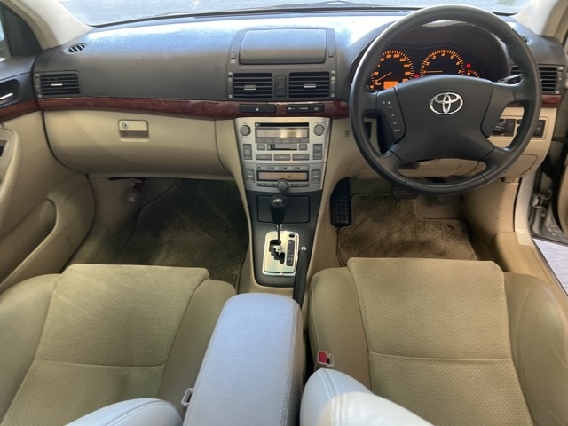TOYOTA AVENSIS
