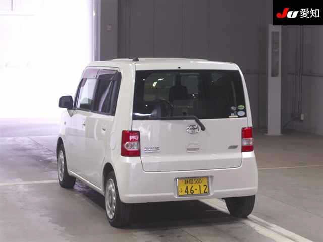 TOYOTA PIXIS SPACE