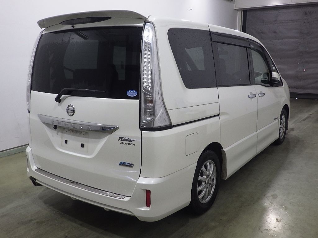 NISSAN SERENA