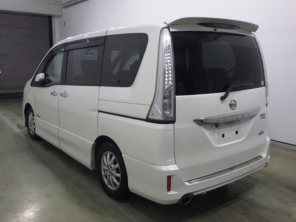 NISSAN SERENA