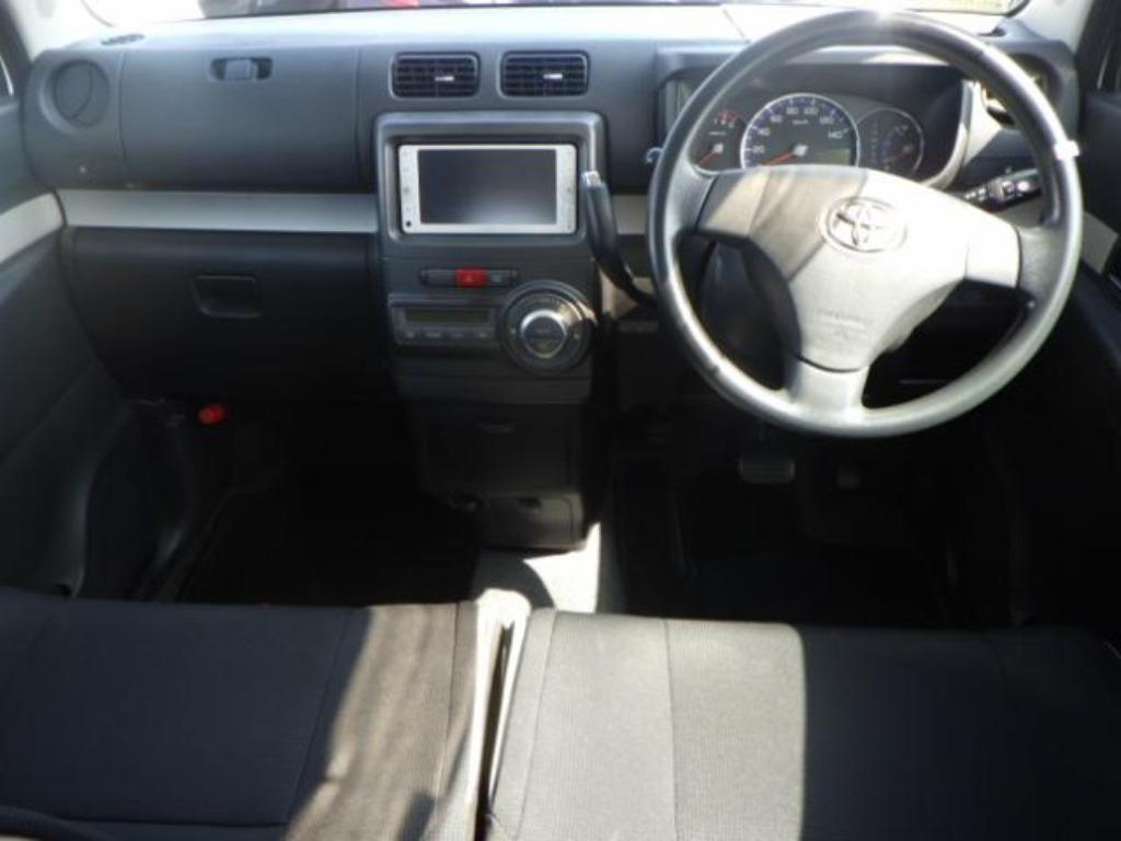 TOYOTA PIXIS SPACE