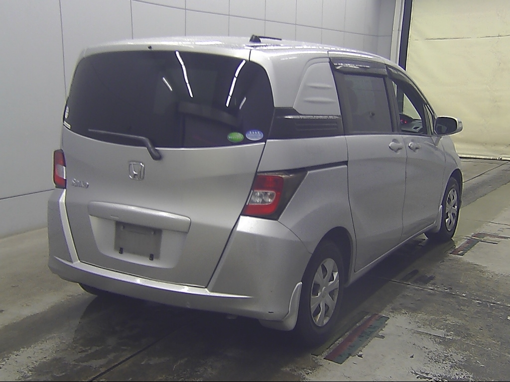 HONDA FREED SPIKE