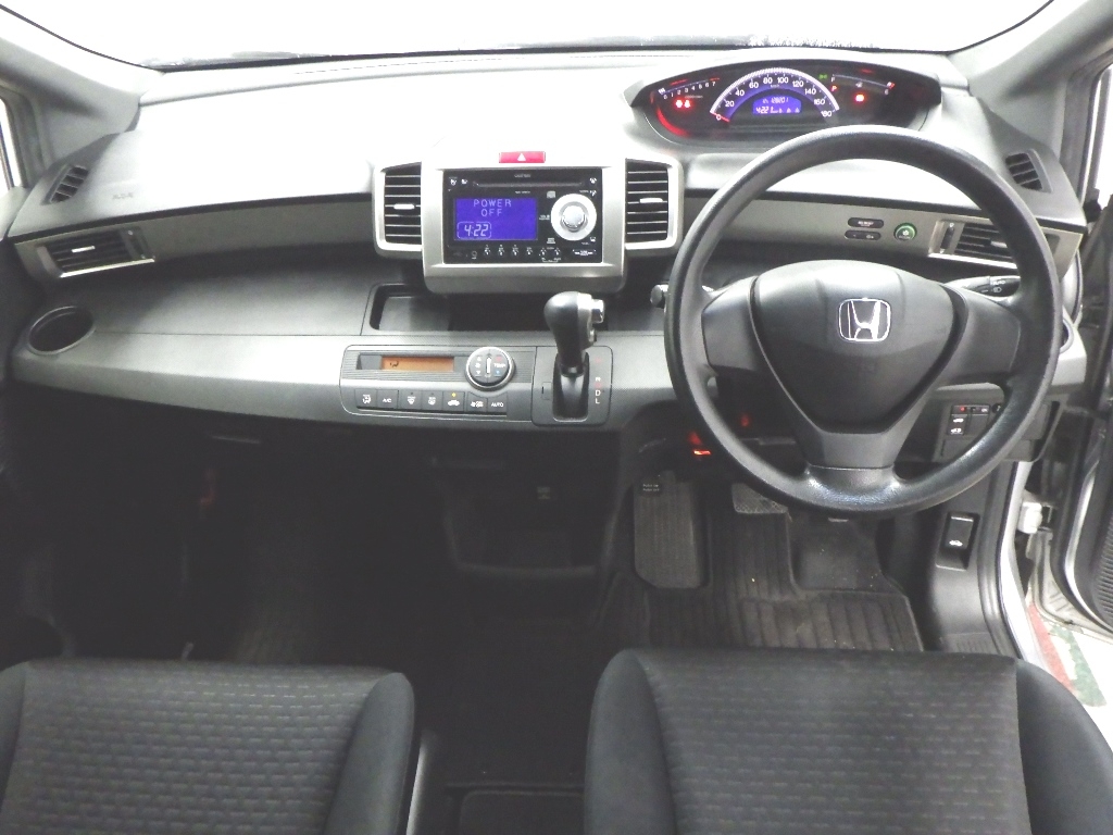 HONDA FREED SPIKE