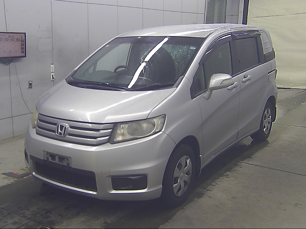 HONDA FREED SPIKE