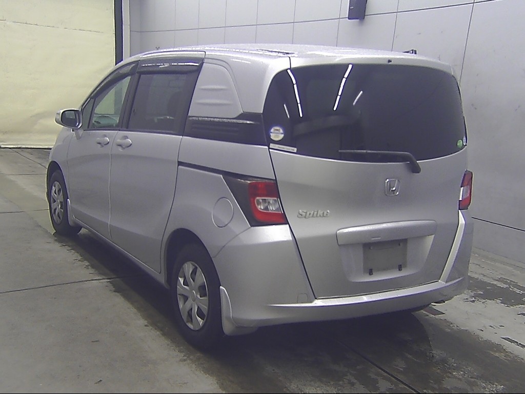 HONDA FREED SPIKE