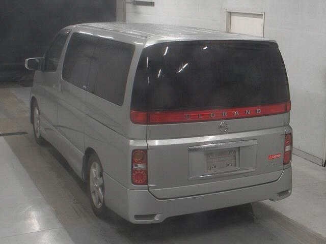 NISSAN ELGRAND