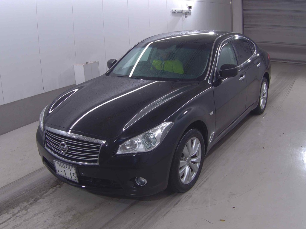 NISSAN FUGA