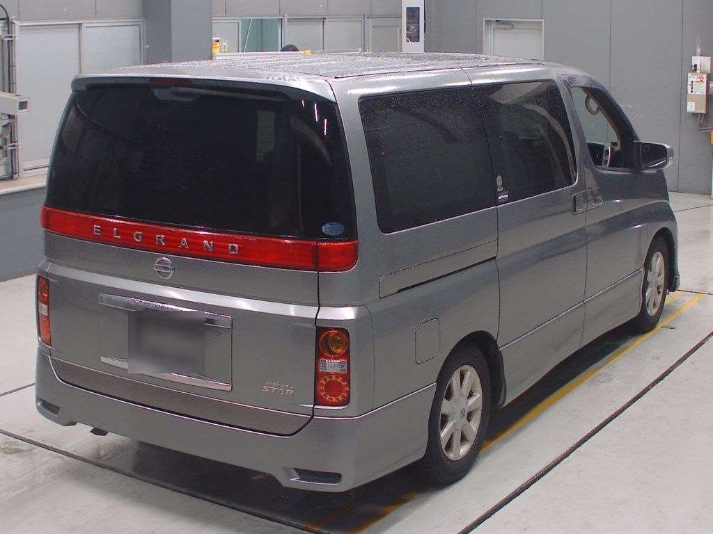 NISSAN ELGRAND