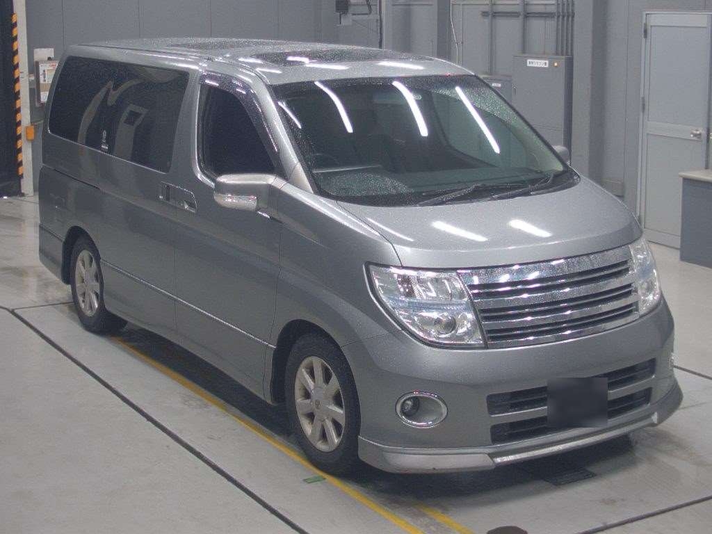 NISSAN ELGRAND