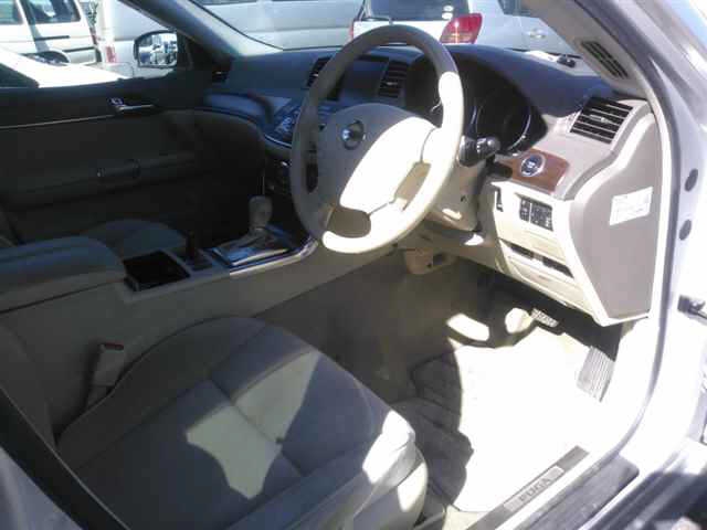 NISSAN FUGA