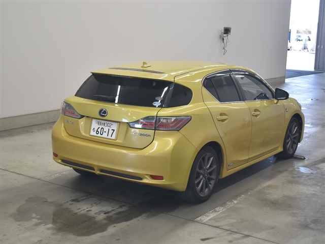LEXUS CT200H