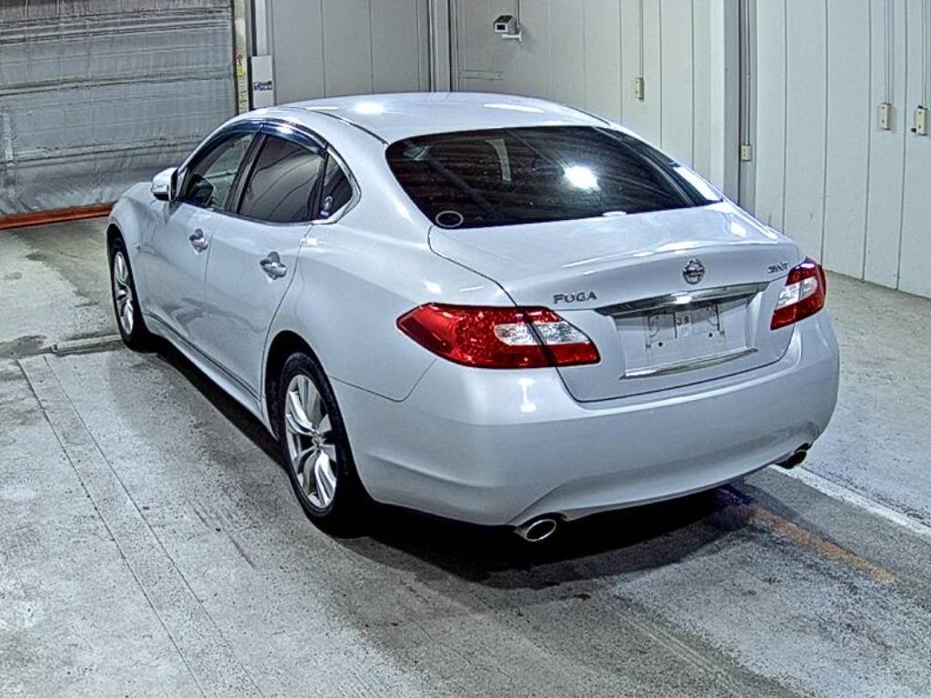 NISSAN FUGA