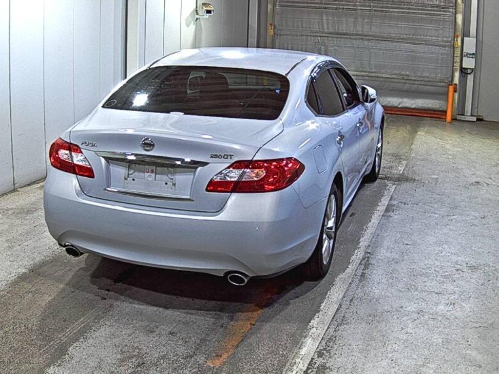 NISSAN FUGA