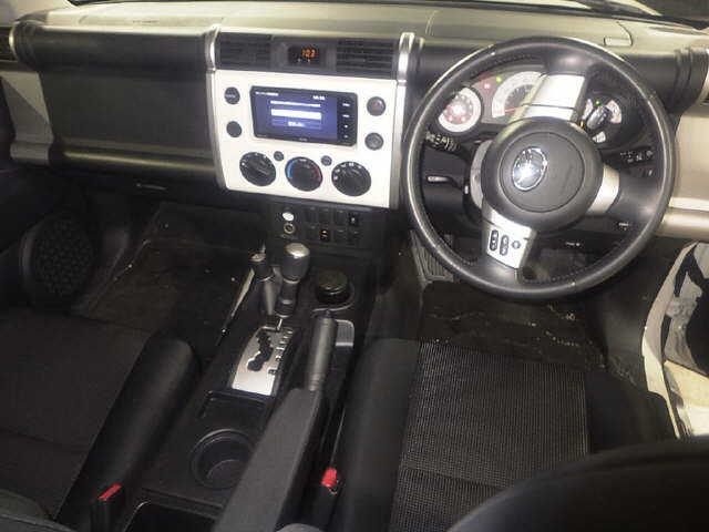 TOYOTA FJ CRUISER