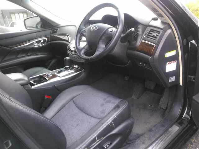 NISSAN FUGA