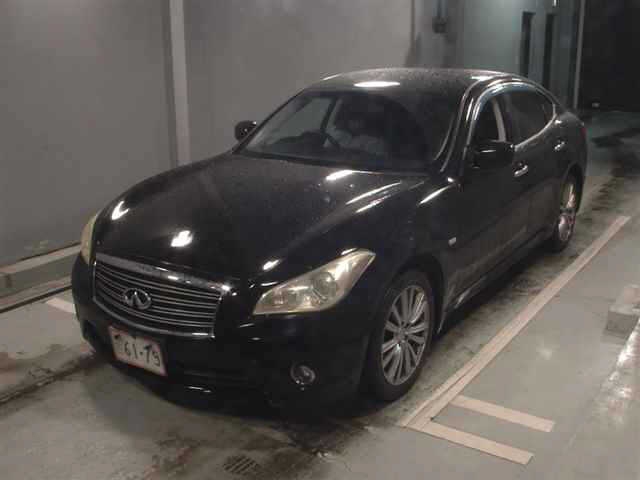 NISSAN FUGA