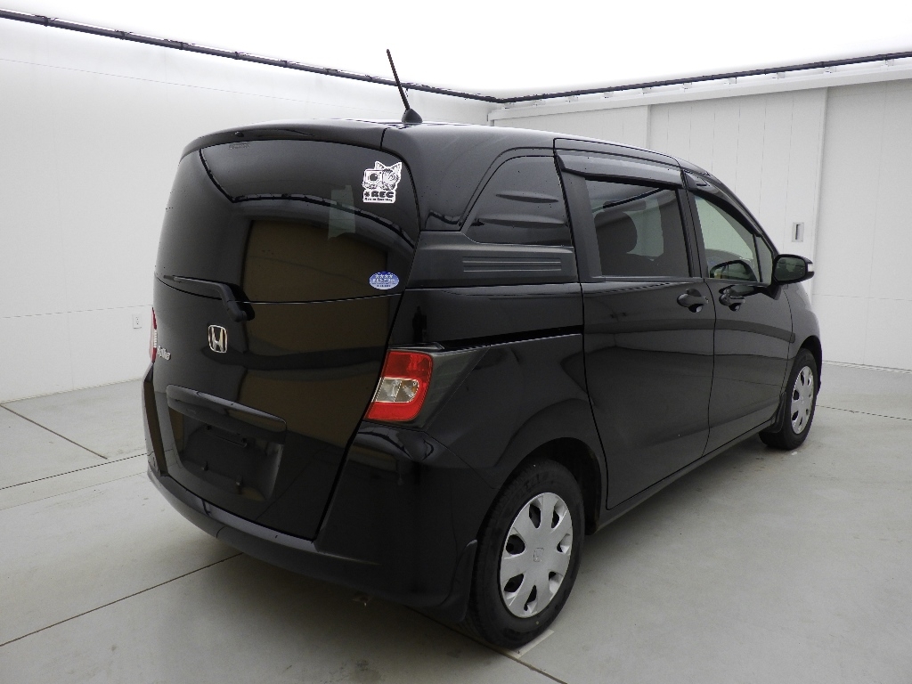 HONDA FREED SPIKE