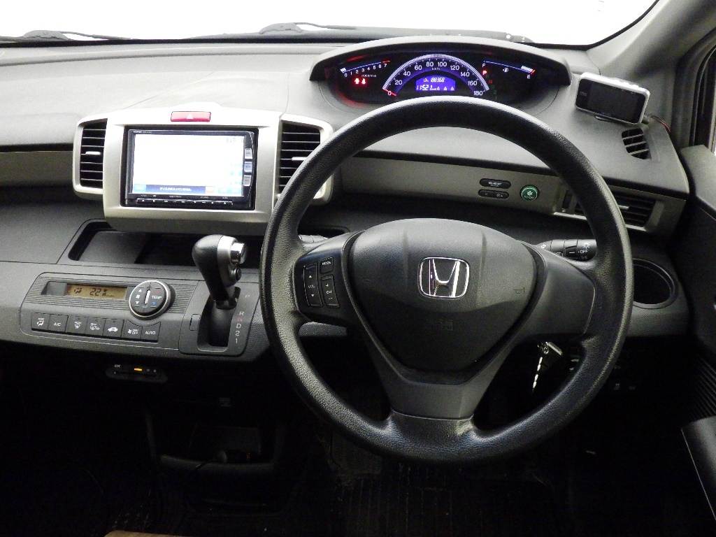 HONDA FREED SPIKE