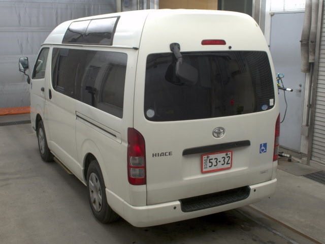 TOYOTA REGIUS ACE