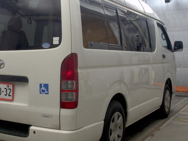 TOYOTA REGIUS ACE