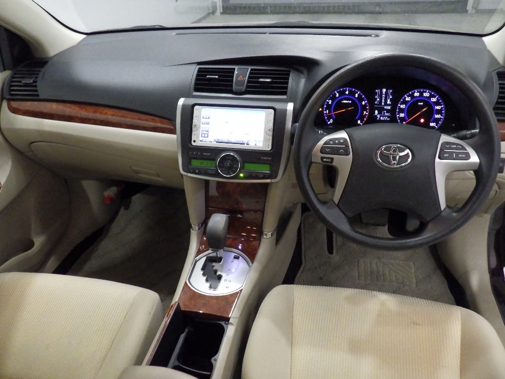 TOYOTA PREMIO